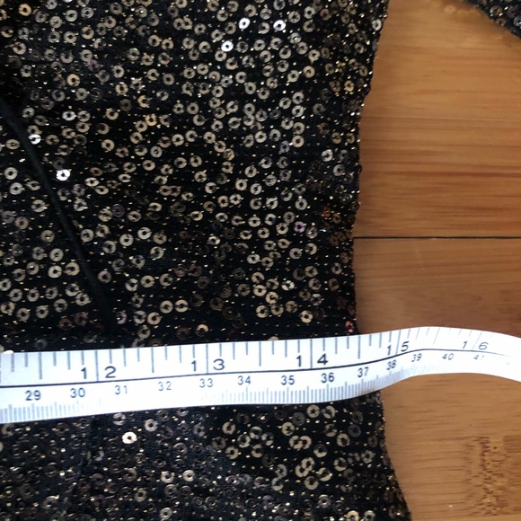 Women’s gold sequinned dress - Picture 9 of 12